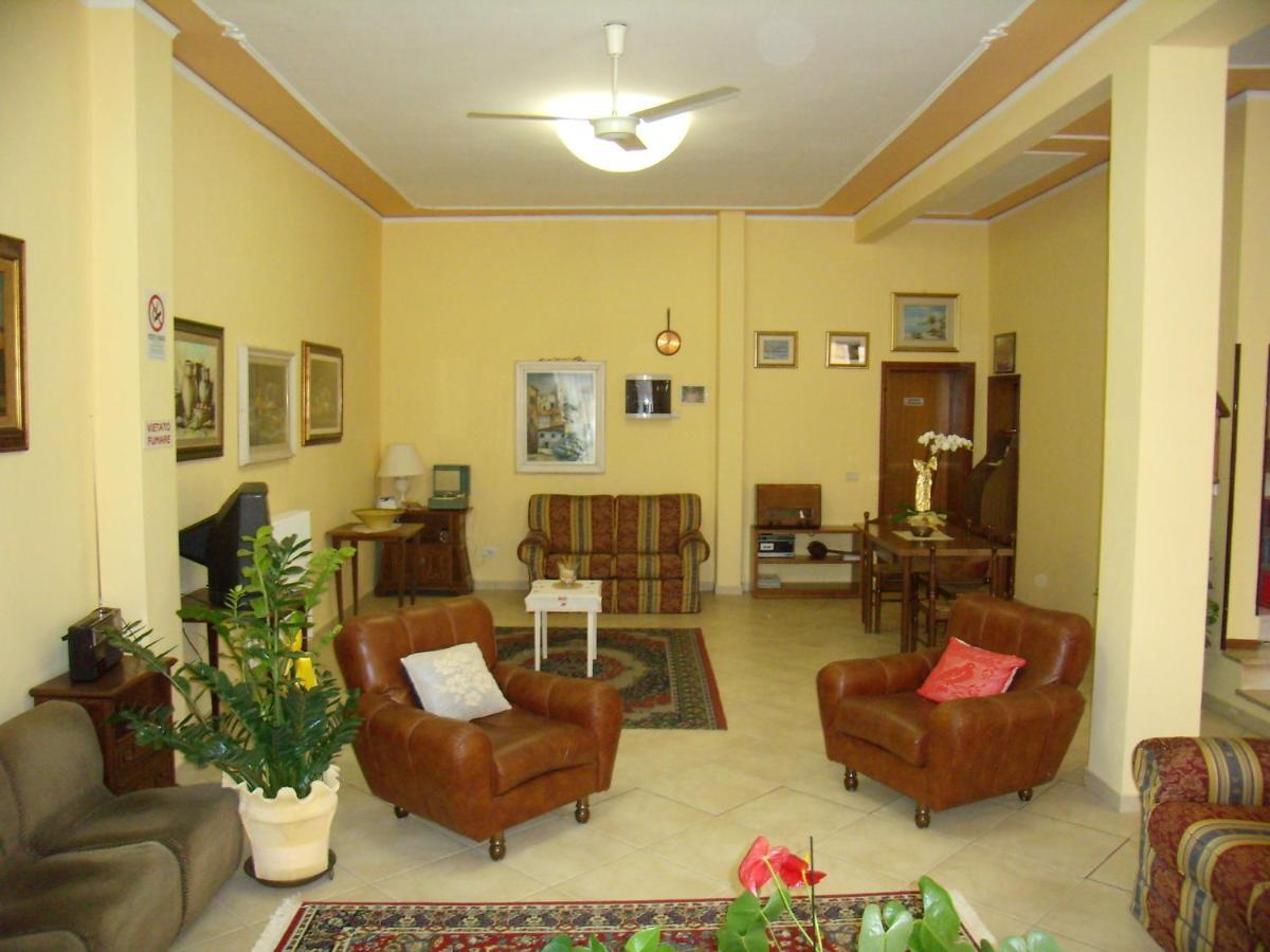 Verena Dependance Savoia & Campana Montecatini Terme Buitenkant foto